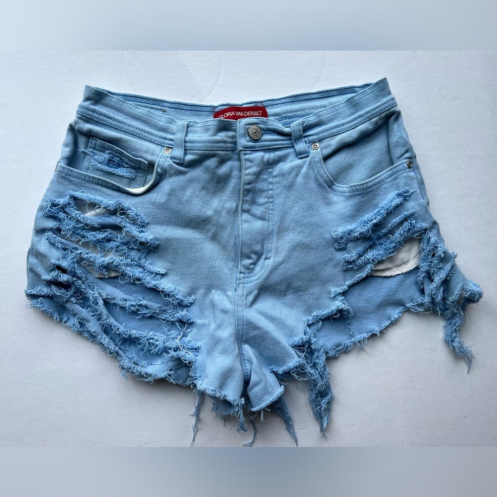 Size 29 waist Gloria Vanderbilt Destroyed High Rise Denim Shorts